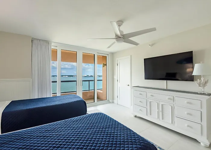 Steps To & Pool - Amenities Galore! Clearwater Beach