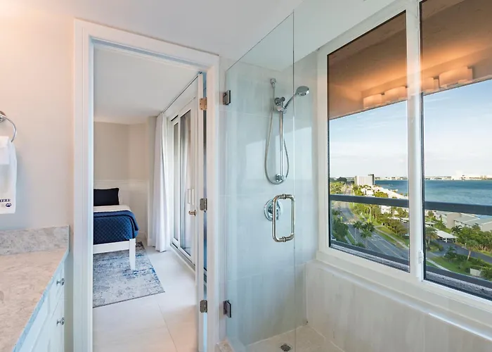 Ferienhaus Steps To & Pool - Amenities Galore! *