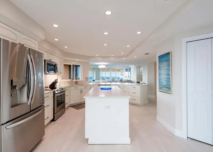 Steps To & Pool - Amenities Galore! * Clearwater Beach